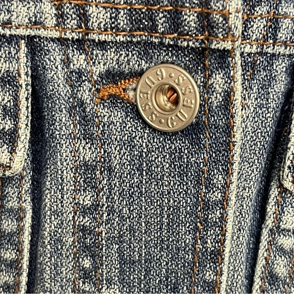 Guess Jean Denim Jacket Distressed Guess Patch 100% Cotton Layering Sz.Small - Picture 7 of 11